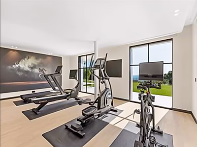 Ultra-Private Luxury Villa with Panoramic Sea Views – Cannes