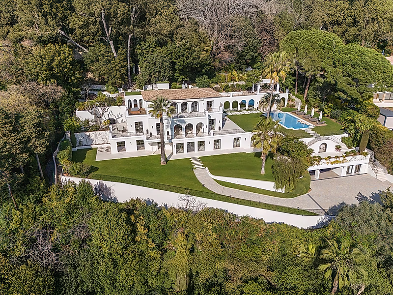 Ultra-Private Luxury Villa with Panoramic Sea Views – Cannes - Photo 19