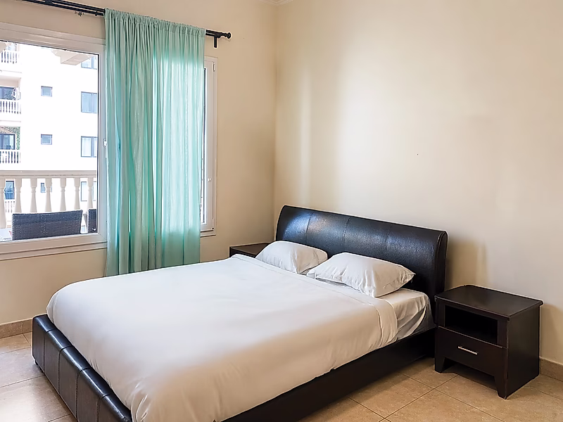 2-Bedroom Apartment for Sale in Porto Arabia | Dual Balconies & Prime Location - Photo 4