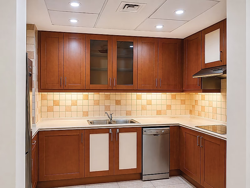 2-Bedroom Apartment for Sale in Porto Arabia | Dual Balconies & Prime Location - Photo 6