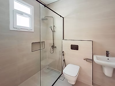 ت villa فاخرة تتكون من 8 غرف نوم للمشترين المميزين