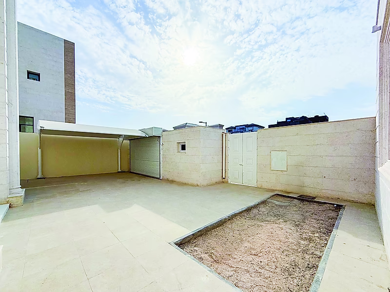 Exquisite 8+ Bedroom Standalone Villa - Photo 13