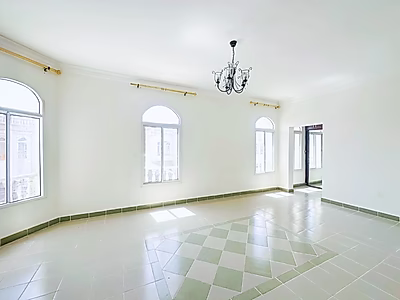 فيلا أنيقة ضمن مجمّع مكوّنة من 5 غرف نوم مع مسبح