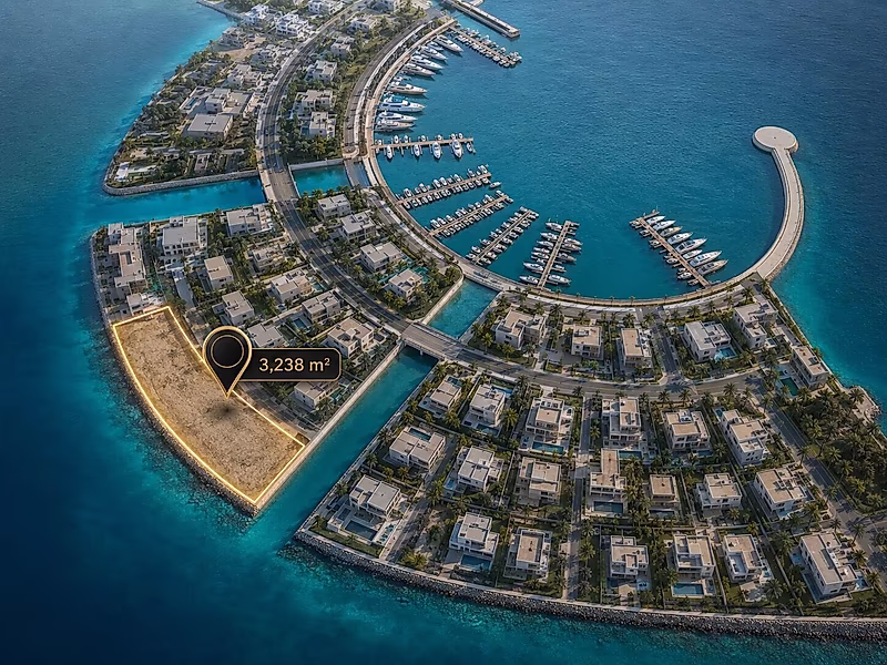 Prime Waterfront Land in Qateifan Island - Photo 2