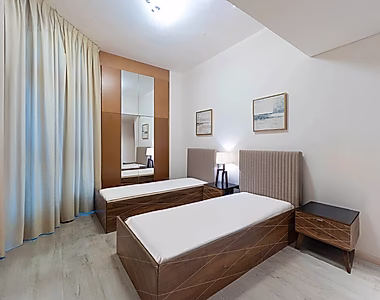 شقة فاخرة بثلاث غرف نوم وتصميم واسع