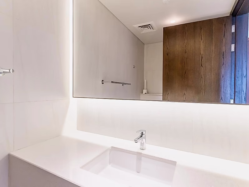 Spacious 2BR + Maid | High Floor | Stunning Sea Views in Seef - Photo 16