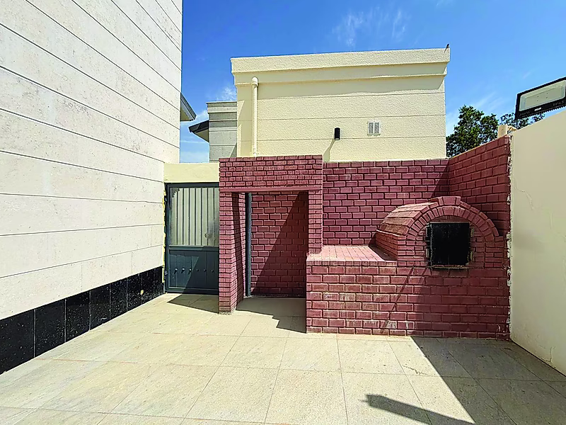 ELEGANT 6BR + MAID VILLA | LUXURIOUS RETREAT - Photo 15