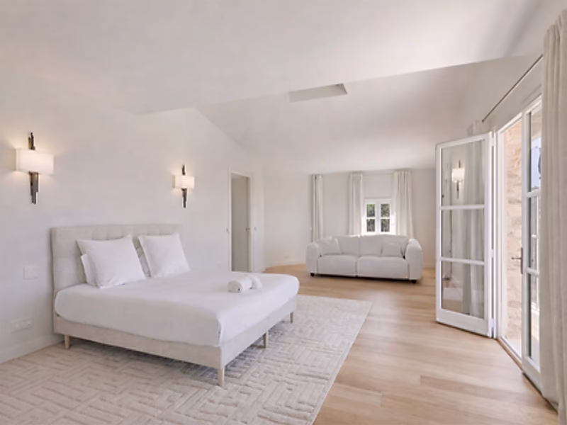 Cap d’Antibes West Side Contemporary Luxury Villa with Sea View - Photo 5