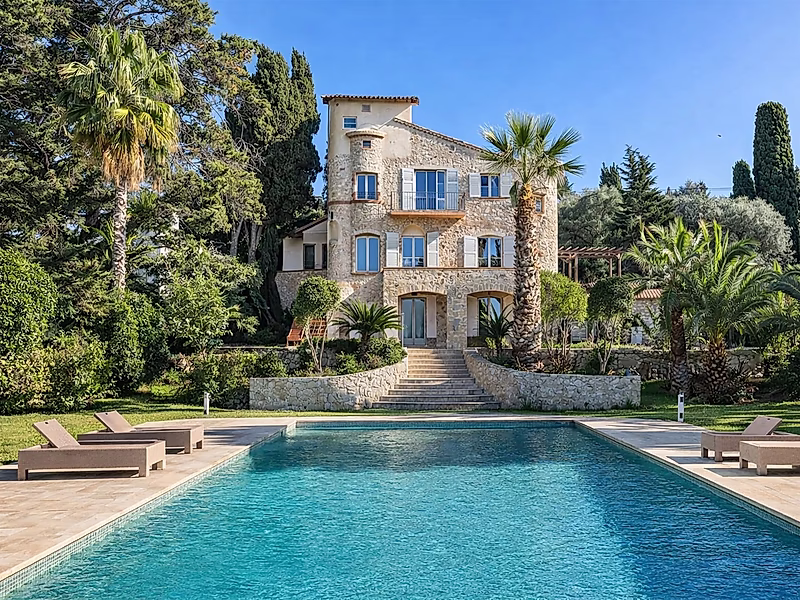 Cap d’Antibes West Side Contemporary Luxury Villa with Sea View - Photo 1