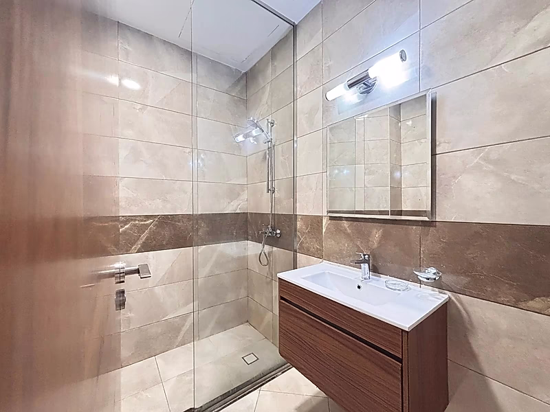 Elegant 2-Bedroom Apartment | Prime Al Erkyah | Stadium View - Photo 6