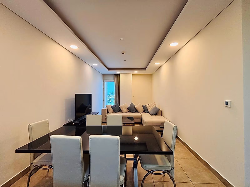 Elegant 2-Bedroom Apartment | Prime Al Erkyah | Stadium View - Photo 12