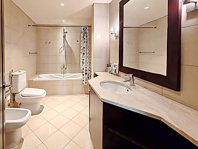 Stunning 1BR with Elegant Finishes | Porto