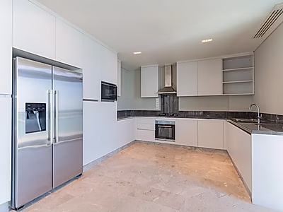 PANORAMIC SEA VIEW | BRAND NEW HIGH-FLOOR 3BR+MAID'S | SEEF LUSAIL DISTRICT