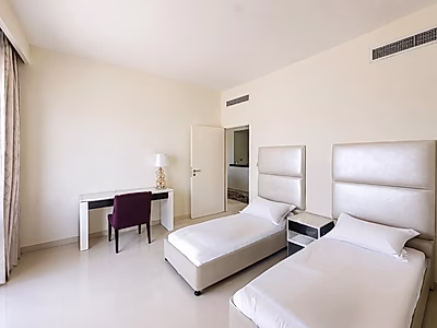 ONE MONTH FREE! MODERN ELEGANCE 2BR APARTMENT | WATERFRONT