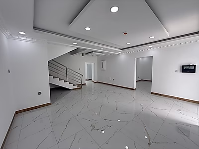 Premium 1200 Sqm Commercial Villa for rent