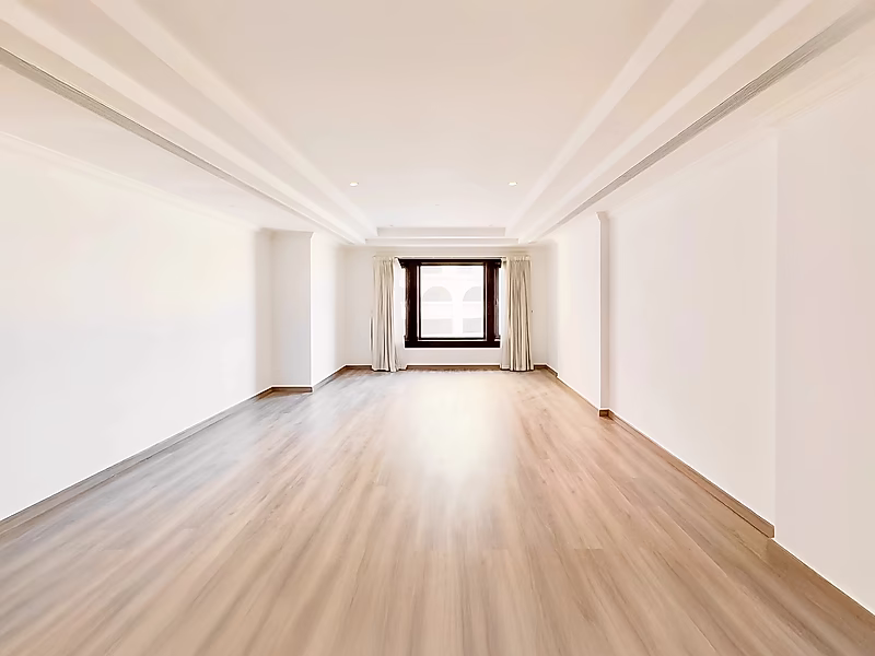 Best Price in Porto Arabia | Large 1BR with Balcony in Premium Tower - Photo 5