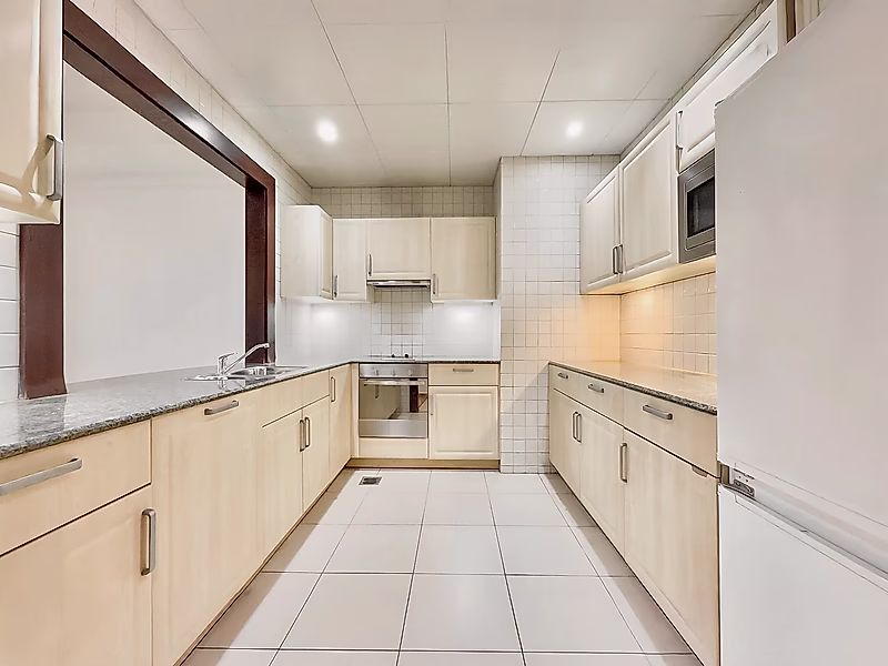 Best Price in Porto Arabia | Large 1BR with Balcony in Premium Tower - Photo 8