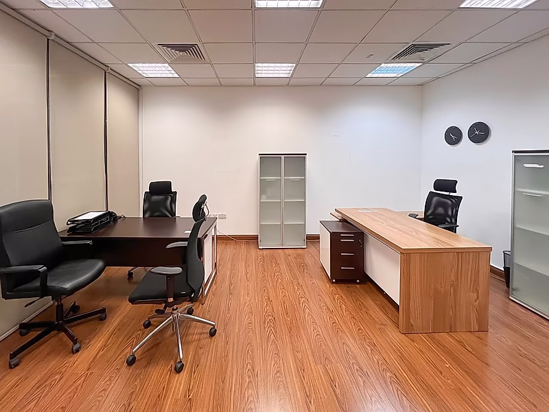 38 SQM Office space in Al Sadd - Photo 1