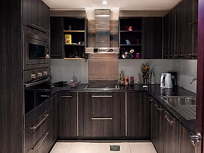 1-Bedroom Fully Furnished Apartment in a Prime Porto Arabia Tower