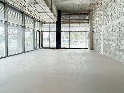 مساحة تجارية فاخرة على الواجهة البحرية بمساحة 207 متر مربع