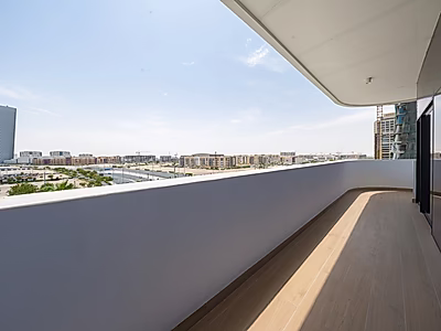 ملاذ أنيق بغرفتي نوم مع إطلالات بحرية