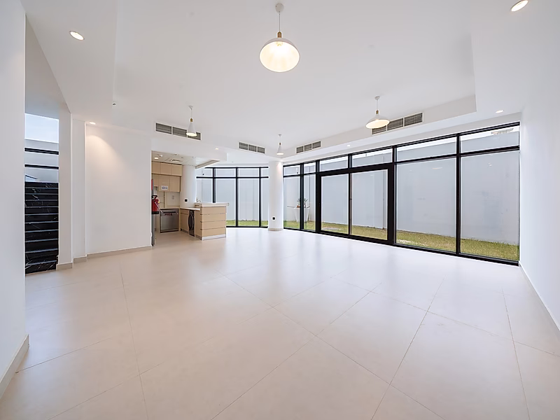 BRAND NEW! 4BR + M DUPLEX APARTMENT | WATERFRONT - Photo 2