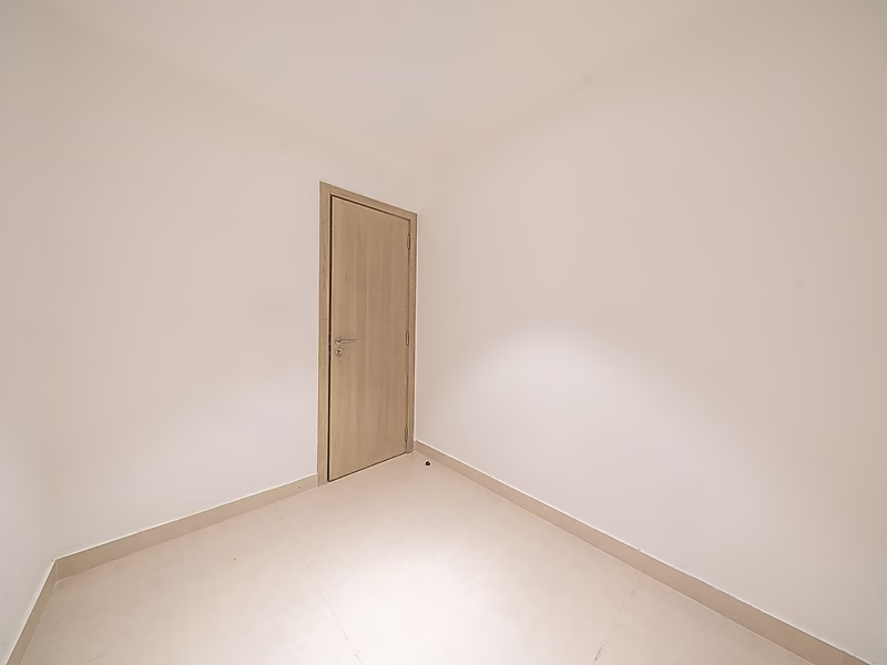 BRAND NEW! 4BR + M DUPLEX APARTMENT | WATERFRONT - Photo 14