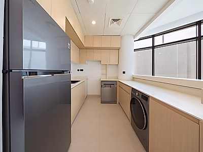 BRAND NEW! 4BR + M DUPLEX APARTMENT | WATERFRONT