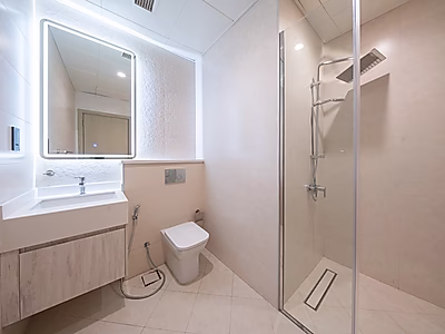 BRAND NEW! 4BR + M DUPLEX APARTMENT | WATERFRONT