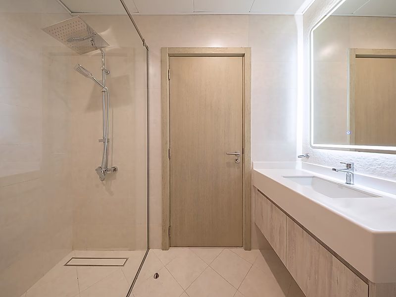 BRAND NEW! 4BR + M DUPLEX APARTMENT | WATERFRONT - Photo 21