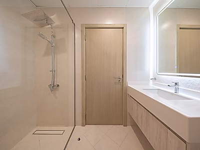 BRAND NEW! 4BR + M DUPLEX APARTMENT | WATERFRONT