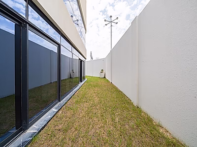 BRAND NEW! 4BR + M DUPLEX APARTMENT | WATERFRONT