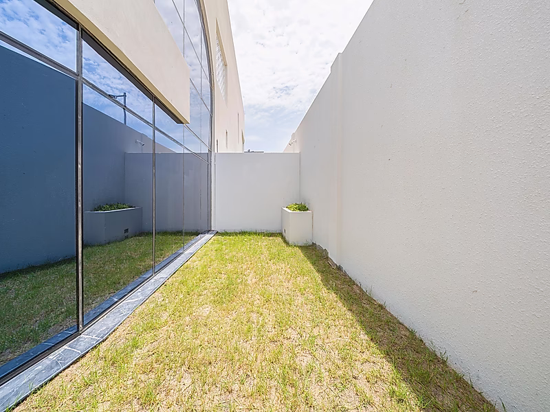 BRAND NEW! 4BR + M DUPLEX APARTMENT | WATERFRONT - Photo 24