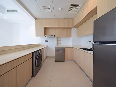 ملاذ أنيق بغرفتي نوم مع إطلالات بحرية