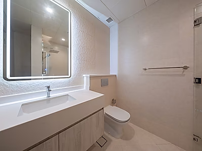 ملاذ أنيق بغرفتي نوم مع إطلالات بحرية