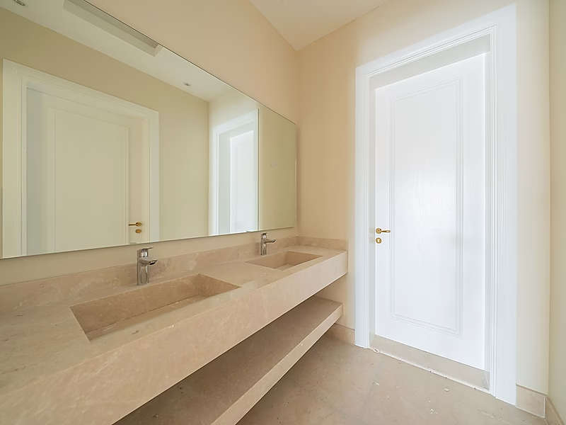 Luxury Standalone Villa | 8 Bedrooms + Maid + Driver Room | Al Thumama | Ready to Move In - Photo 4