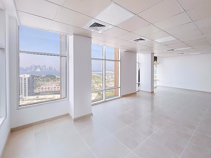 Corner Office with Sea & City Views | Al Corniche - Photo 7