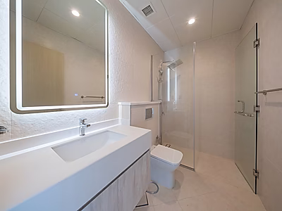 BRAND NEW! 3BR + M DUPLEX APARTMENT | WATERFRONT