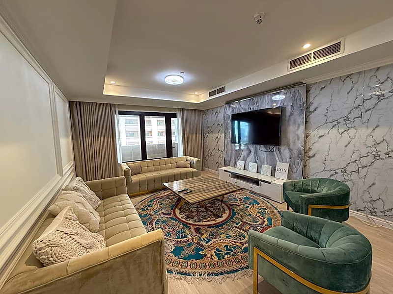 Amazing Fully Furnished 1BR | Huge Balcony Overlooking Pool | Porto Arabia | Bills Included - Photo 1