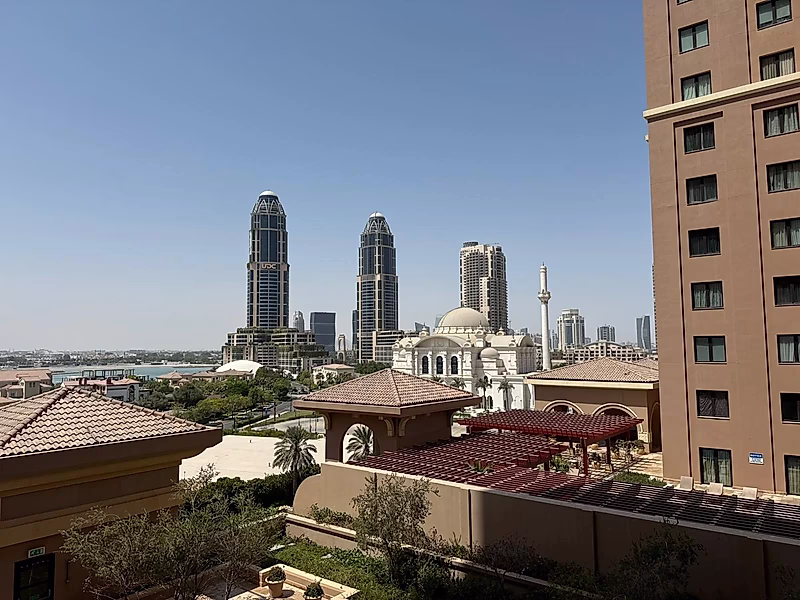 Amazing Fully Furnished 1BR | Huge Balcony Overlooking Pool | Porto Arabia | Bills Included - Photo 7