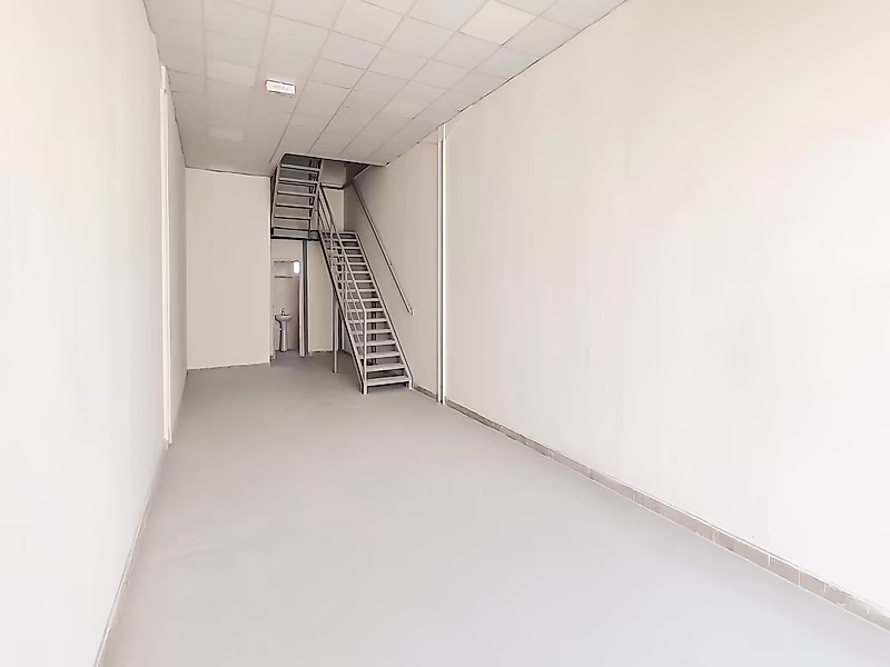 PRIME RETAIL COMPLEX IN BIRKAT AL AWAMER - Photo 5