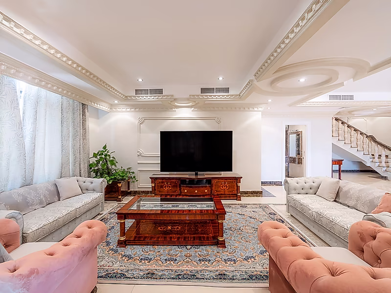Luxury 5BR Penthouse + Maid’s Room for Sale | Porto Arabia | Stunning Marina View - Photo 2