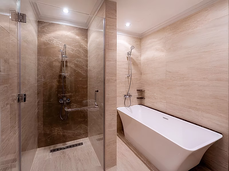 Luxury 5BR Penthouse + Maid’s Room for Sale | Porto Arabia | Stunning Marina View - Photo 7