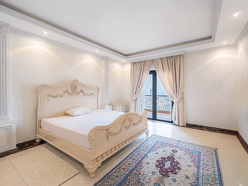Luxury 5BR Penthouse + Maid’s Room for Sale | Porto Arabia | Stunning Marina View - Photo 8
