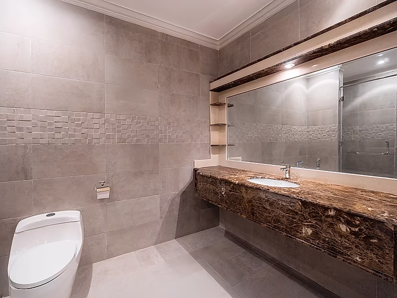 Luxury 5BR Penthouse + Maid’s Room for Sale | Porto Arabia | Stunning Marina View - Photo 10
