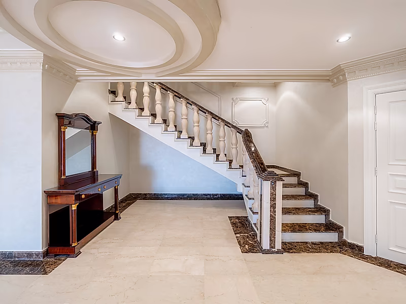 Luxury 5BR Penthouse + Maid’s Room for Sale | Porto Arabia | Stunning Marina View - Photo 14