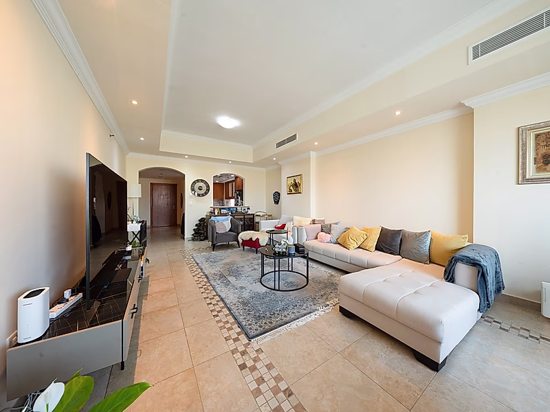 Best Deal | Luxury 2-Bedroom Apartment | Full Marina View | High Floor | Best Deal in The Pearl - Photo 2
