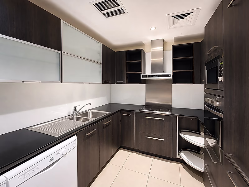 Luxurious 1BR | Stunning Views & Amenities - Photo 6