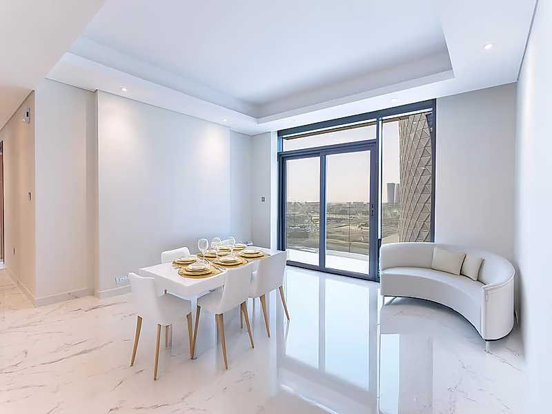 Luxurious 2BHK Apartment for Sale in Lusail Marina | High Floor | Fully Furnished | 5-Year Payment Plan - Photo 2