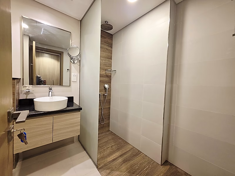 Waterfront Living with Payment Plan | Fully Furnished 2BR Apartment - Photo 7